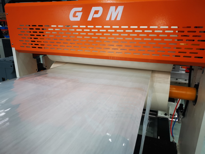 PP/PE/PA/PC/PET +連續(xù)玻璃纖維增強熱塑性預浸料單向帶生產線（CFRT-UD 帶）